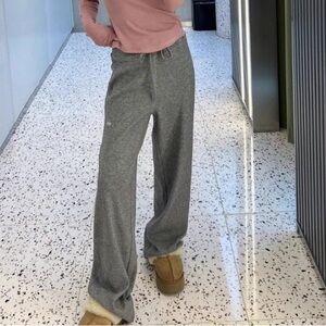 Alo straight leg yoga sweats